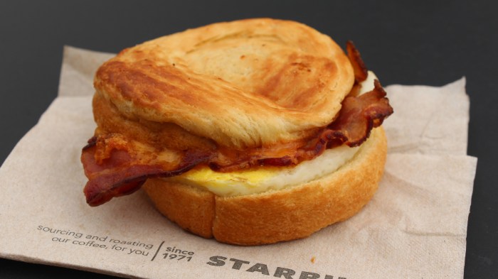 Sausage egg and cheese starbucks nutrition